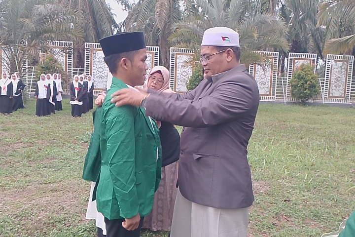 Rektor IAI Padang Lawas Umumkan 281 CAMABA lulus PBAK 2025 Rektor IAI Padang Lawas Umumkan 281 CAMABA lulus PBAK 2025